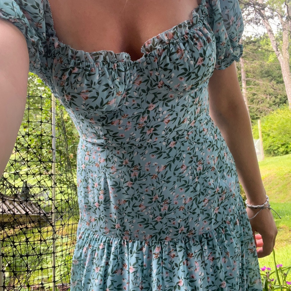 Astr Green Sweetheart Puff Sleeve Maxi Dress